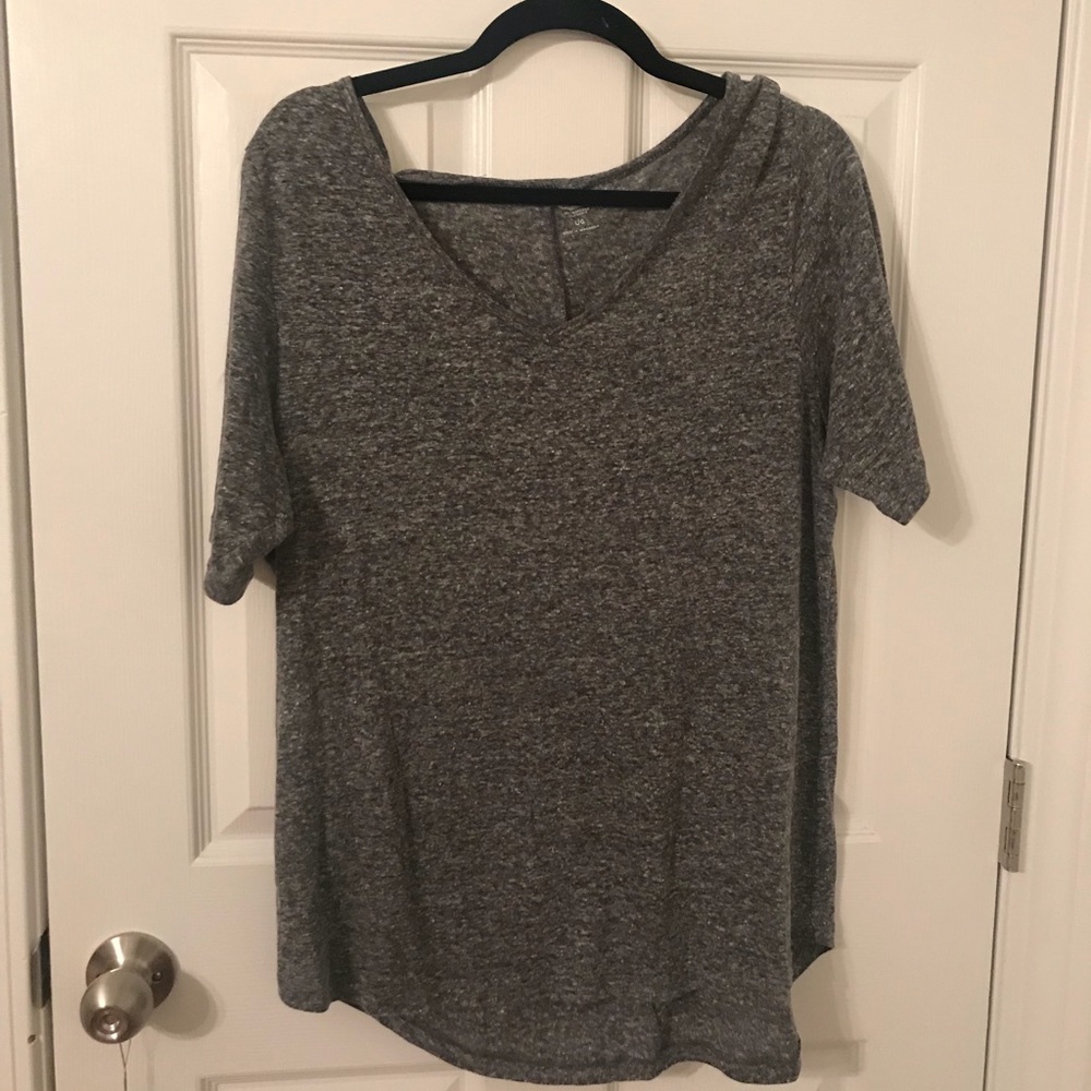 Old Navy grey v-neck top